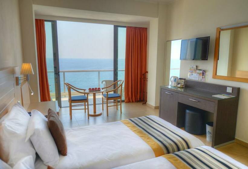 اتاق استاندارد با چشم‌انداز دریا, The Preluna