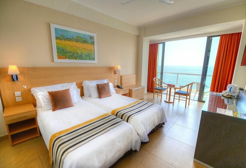 اتاق استاندارد با چشم‌انداز دریا, The Preluna