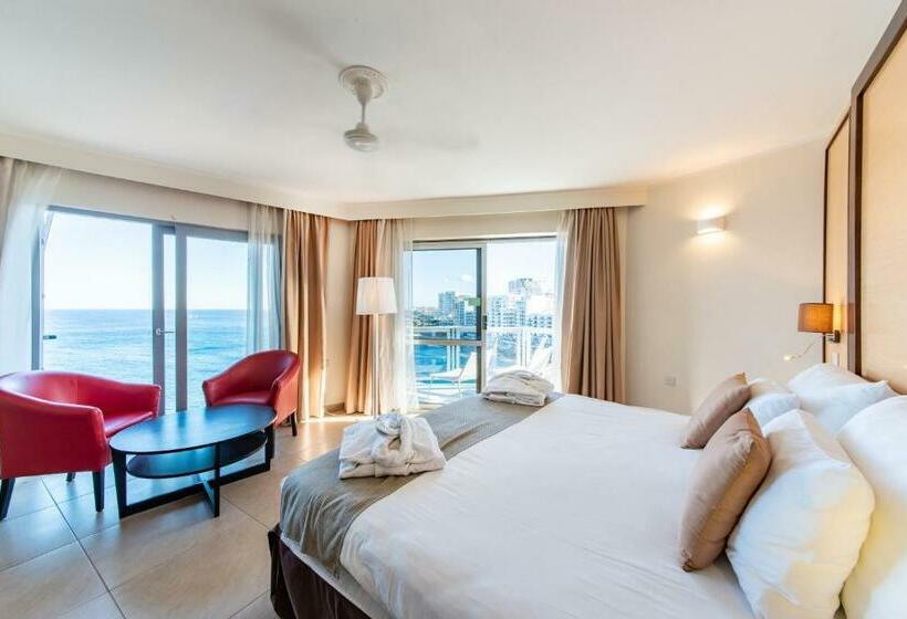 سوییت با چشم‌انداز دریا, The Preluna