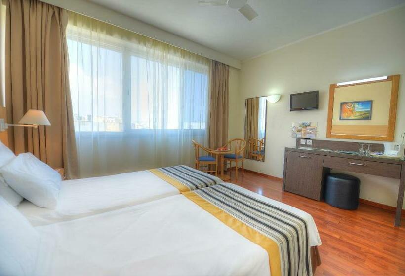 اتاق استاندارد یک نفره, The Preluna