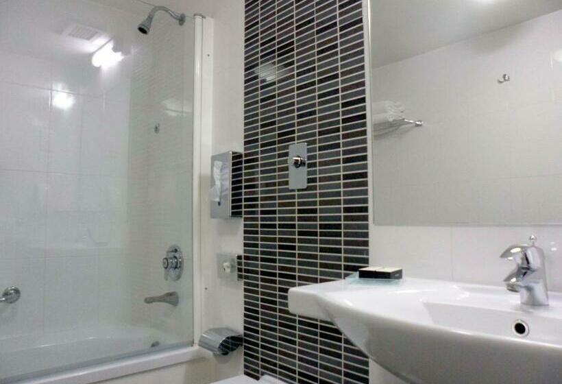 اتاق استاندارد یک نفره, The Preluna