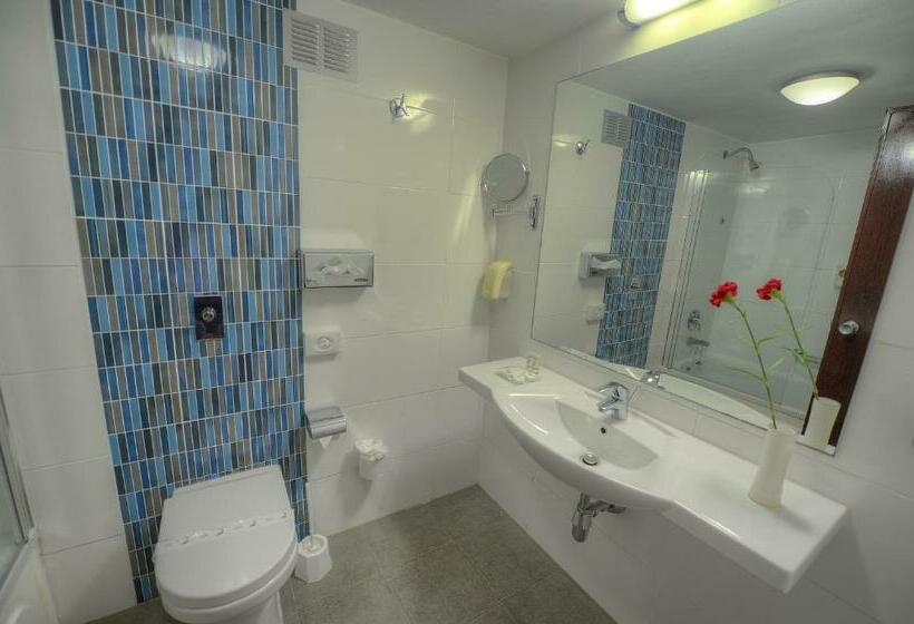 اتاق استاندارد یک نفره با چشم‌انداز دریا, The Preluna