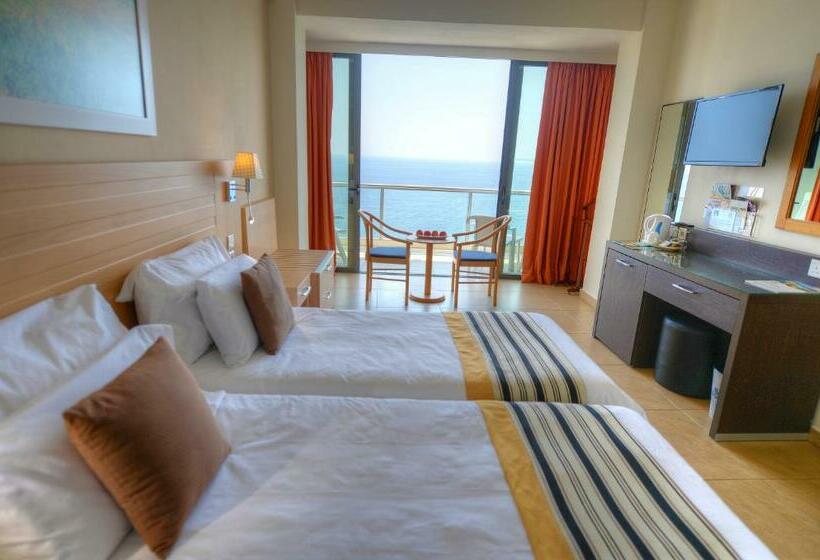 اتاق استاندارد یک نفره با چشم‌انداز دریا, The Preluna