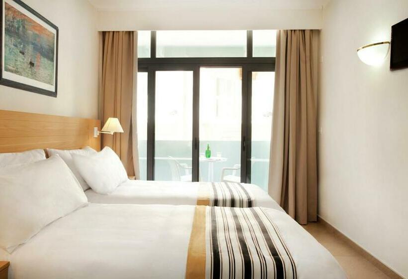 اتاق استاندارد با بالکن, The Preluna