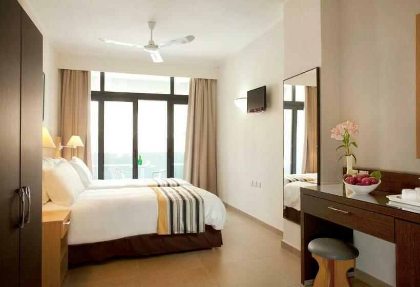 اتاق استاندارد با بالکن, The Preluna