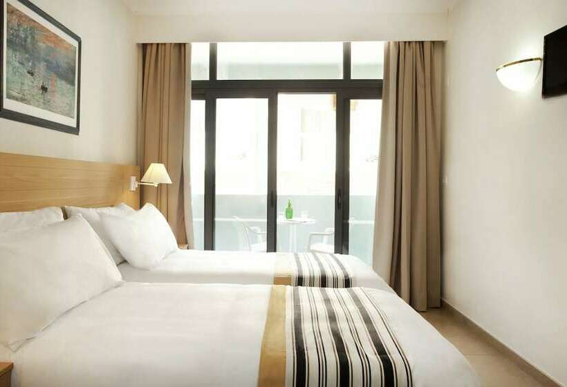 اتاق استاندارد با بالکن, The Preluna