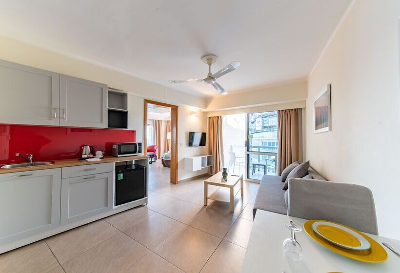 سوییت با چشم‌انداز دریا, The Preluna