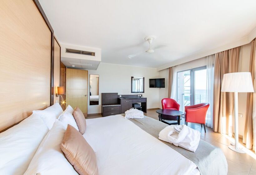 سوییت با چشم‌انداز دریا, The Preluna