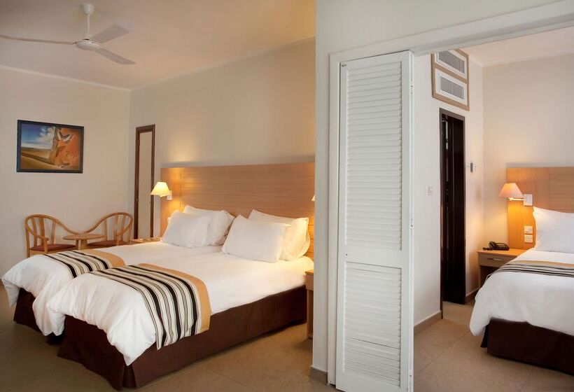 اتاق خانوادگی, The Preluna