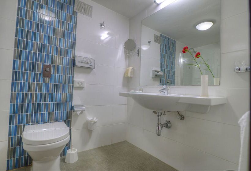 اتاق خانوادگی, The Preluna