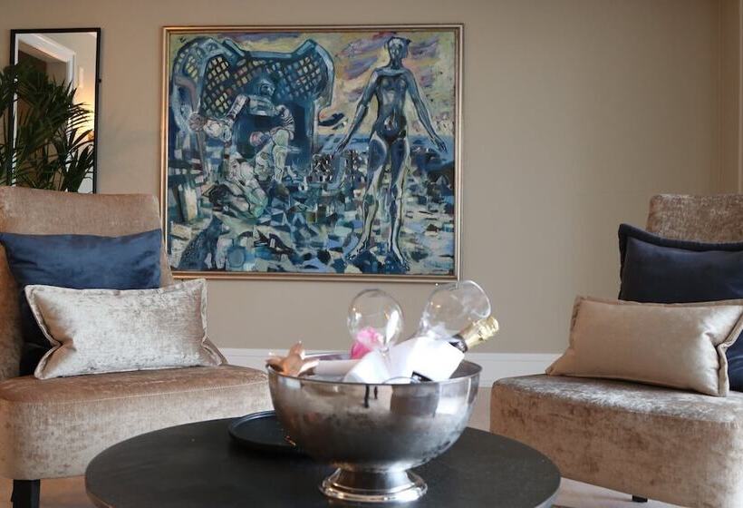 Люкс, Refsnes Gods   By Classic Norway Hotels