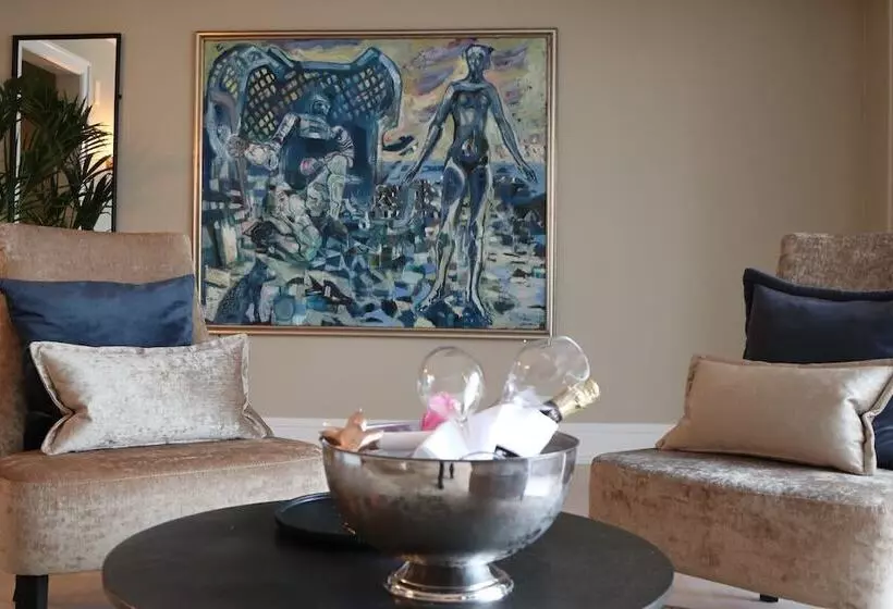 スイート, Refsnes Gods   By Classic Norway Hotels