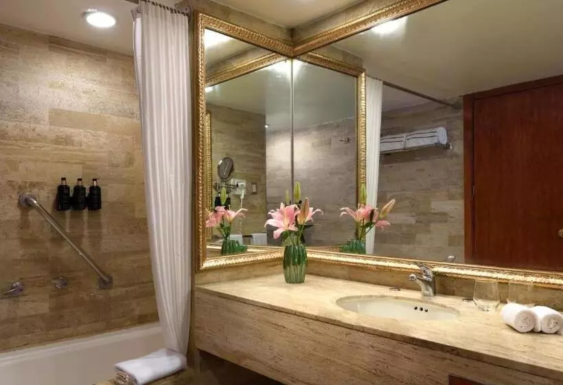 سوئیت پریمیوم با چشم‌انداز دریا, Meliá Puerto Vallarta – All Inclusive