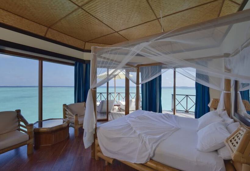 بانگلوی استاندارد, Thulhagiri Island Resort & Spa
