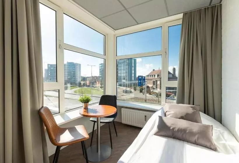 スタンダードトリプルルーム, Eurohotel