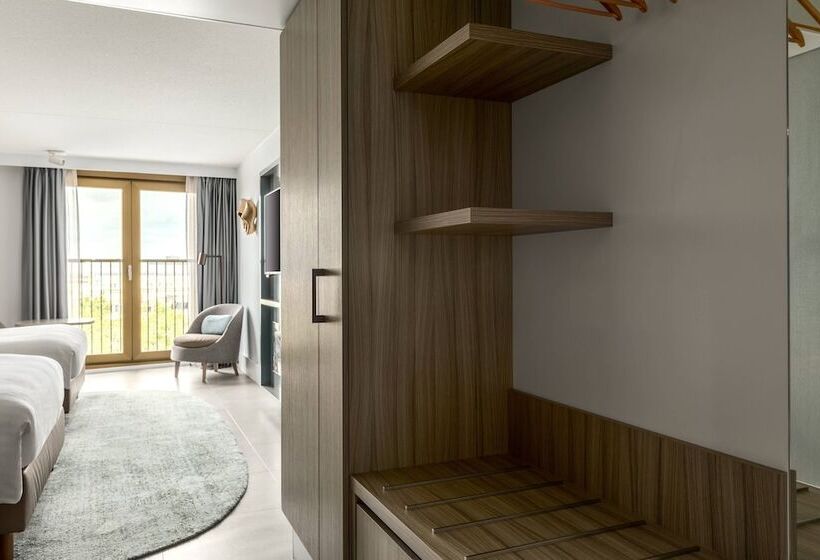 Семейный Номер, Amsterdam Marriott