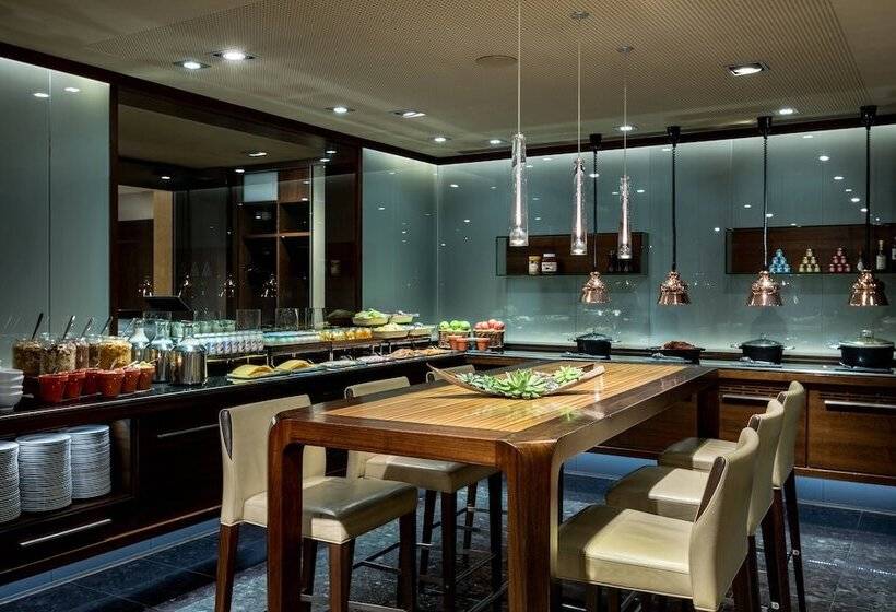 Люкс Клуб, Amsterdam Marriott