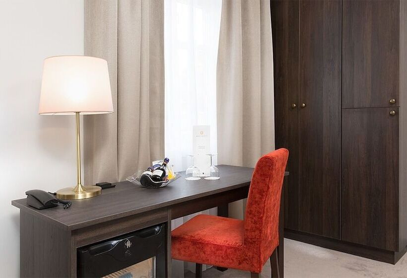 חדר סופריור, Bårdshaug Herregård