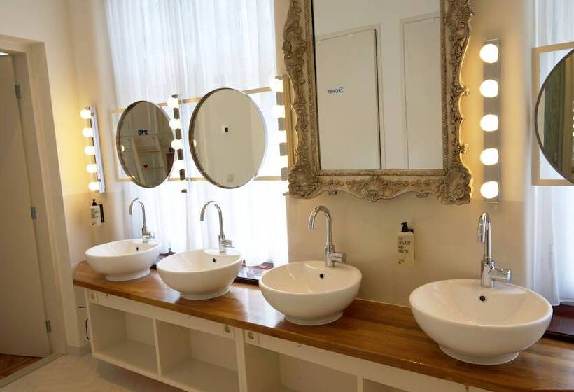 Capsule, De Bedstee Boutique Capsules