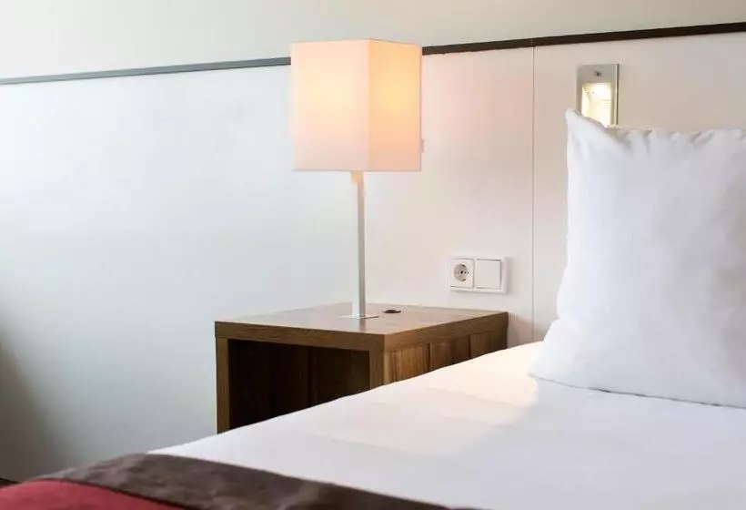 اتاق استاندارد با تخت بزرگ, Holiday Inn Eindhoven Centre, An Ihg