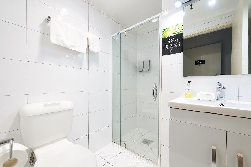 이코노미 룸, Mount Richmond