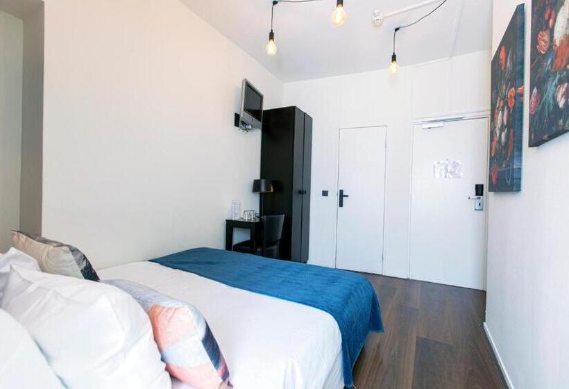 غرفة قياسية, Quentin England