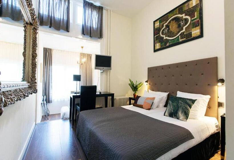 غرفة قياسية ثلاثية, Quentin England