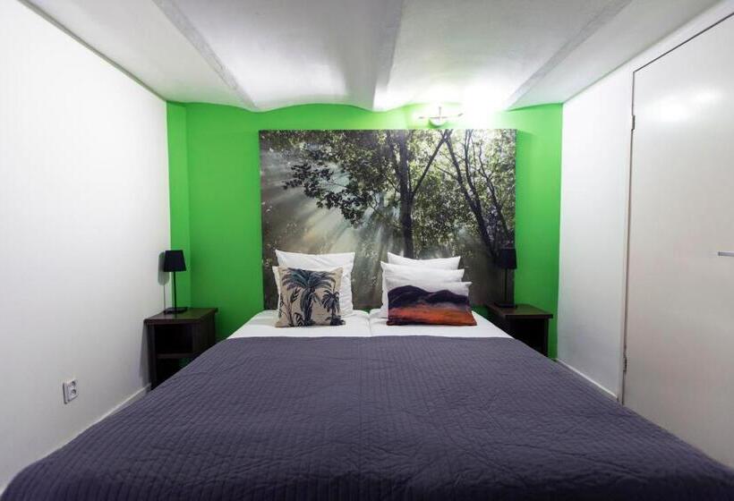 غرفة قياسية حمام مشترك, Quentin England