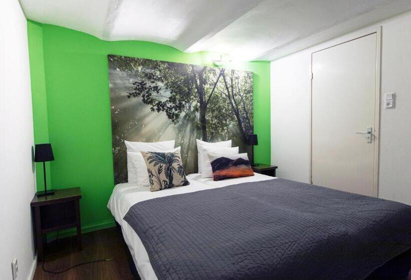 غرفة قياسية حمام مشترك, Quentin England