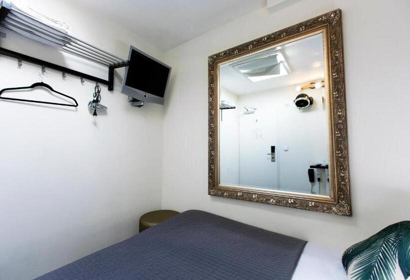 غرفة إقتصادية, Quentin England