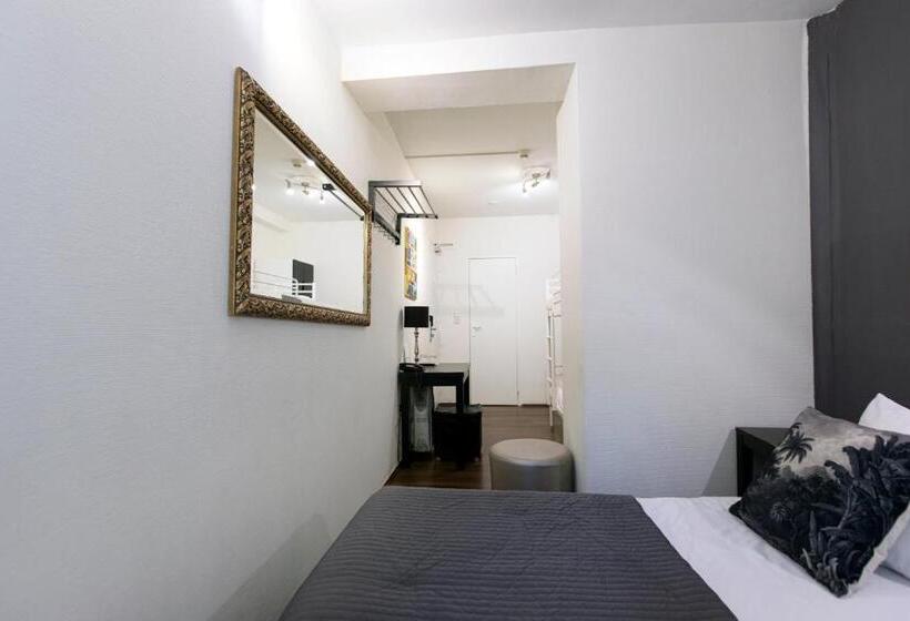 غرفة قياسية رباعية, Quentin England