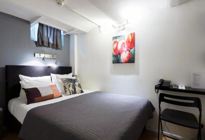 غرفة إقتصادية, Quentin England