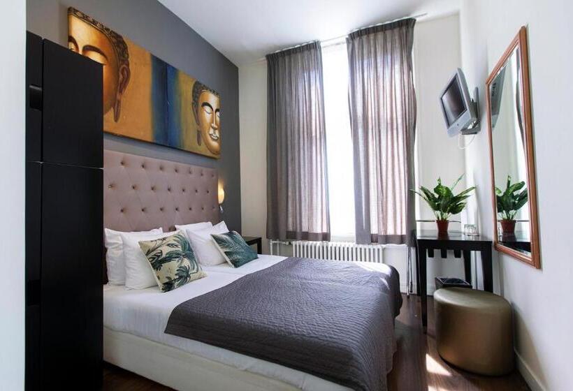 غرفة قياسية, Quentin England