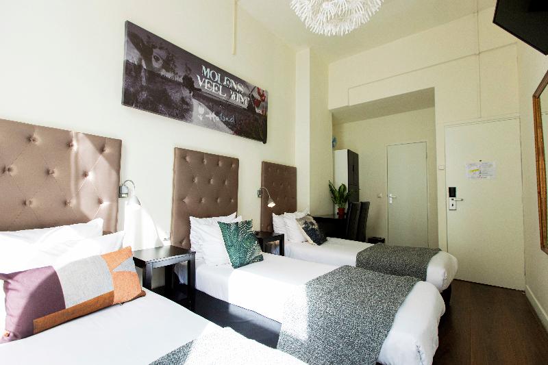 غرفة قياسية ثلاثية, Quentin England