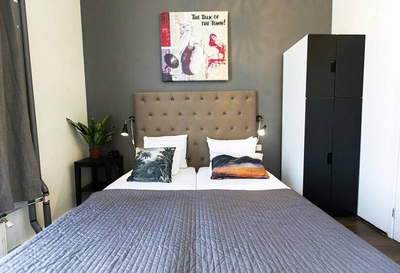 غرفة قياسية, Quentin England