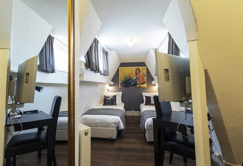 غرفة إقتصادية, Quentin England