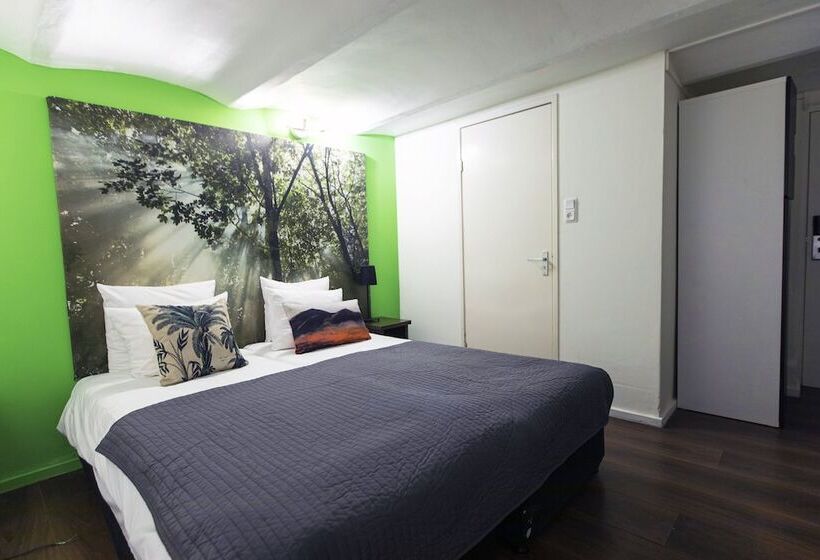 غرفة إقتصادية, Quentin England