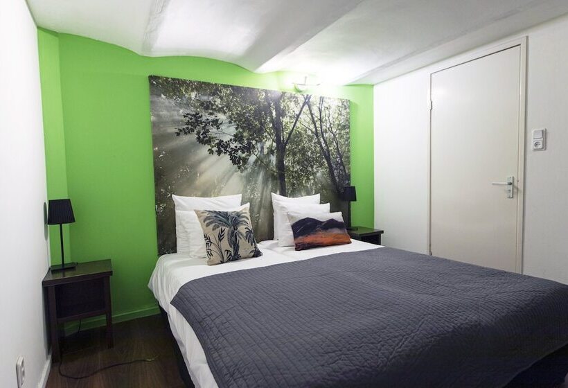 غرفة إقتصادية, Quentin England