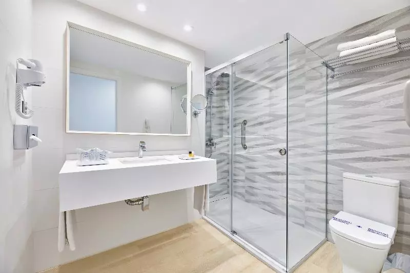 اتاق استاندارد یک نفره, Scandic Grand Tromsø