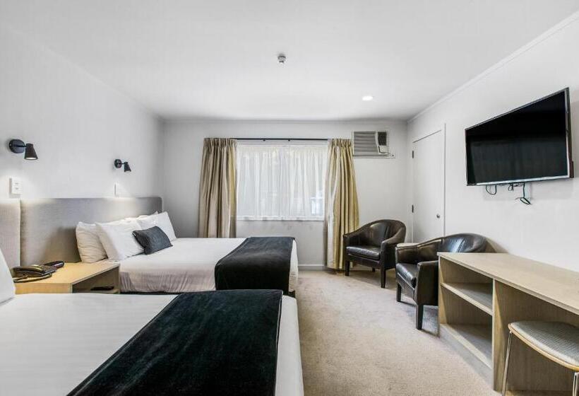 غرفة ديلوكس, The Surrey