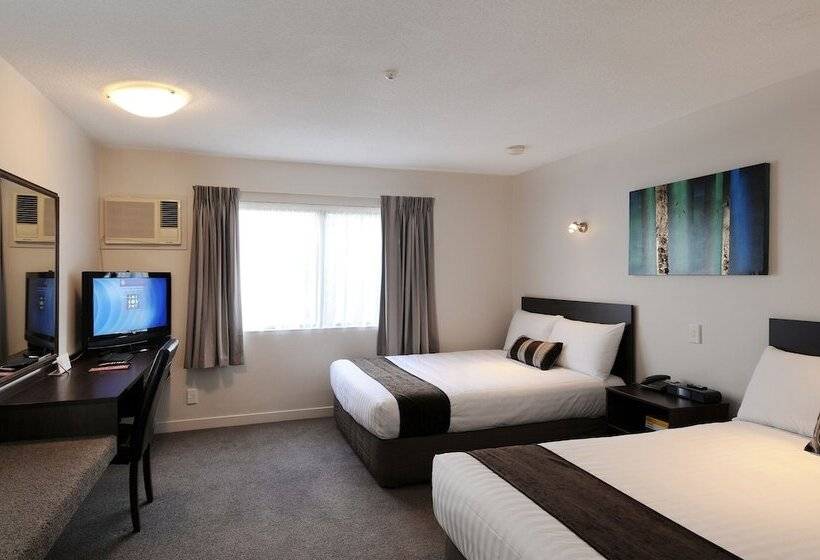 غرفة سوبيريور, The Surrey