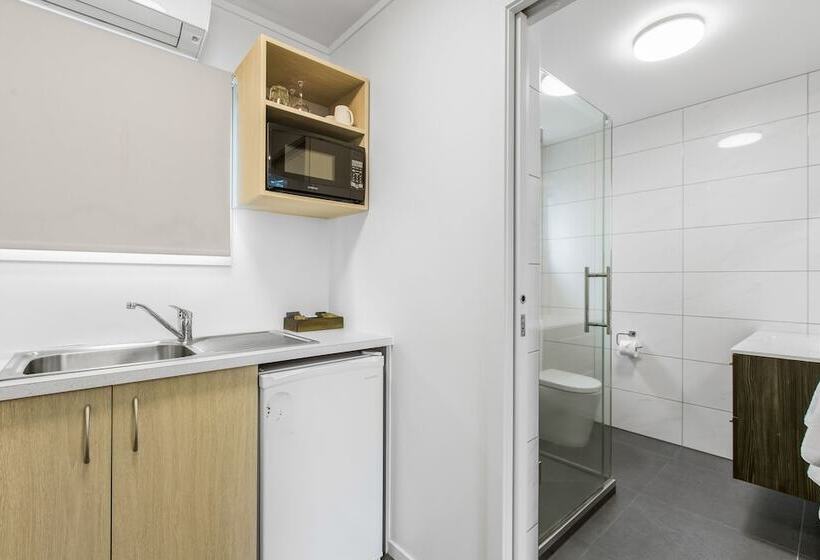 إستوديو قياسى, The Surrey