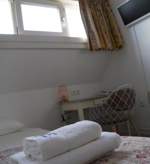 Standard Single Room Shared Bathroom, Verdi