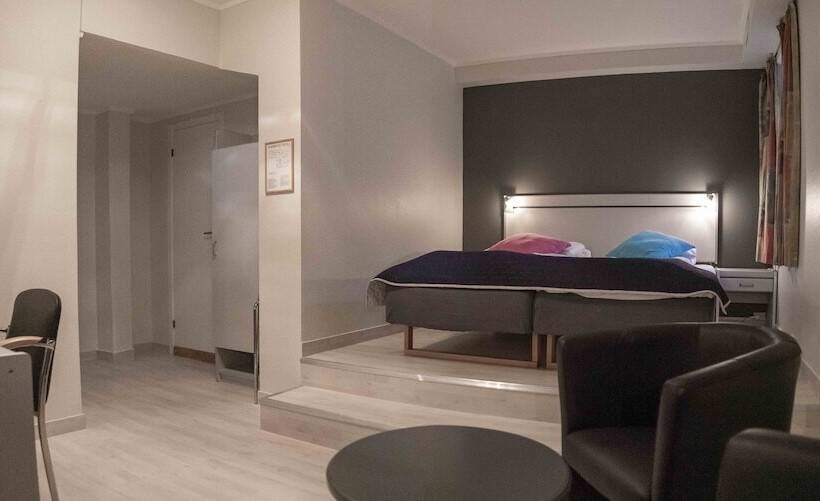 חדר סטנדרט לשלושה, Melbu Hotell