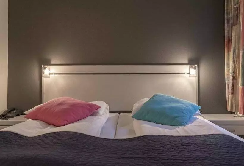 スタンダードトリプルルーム, Melbu Hotell
