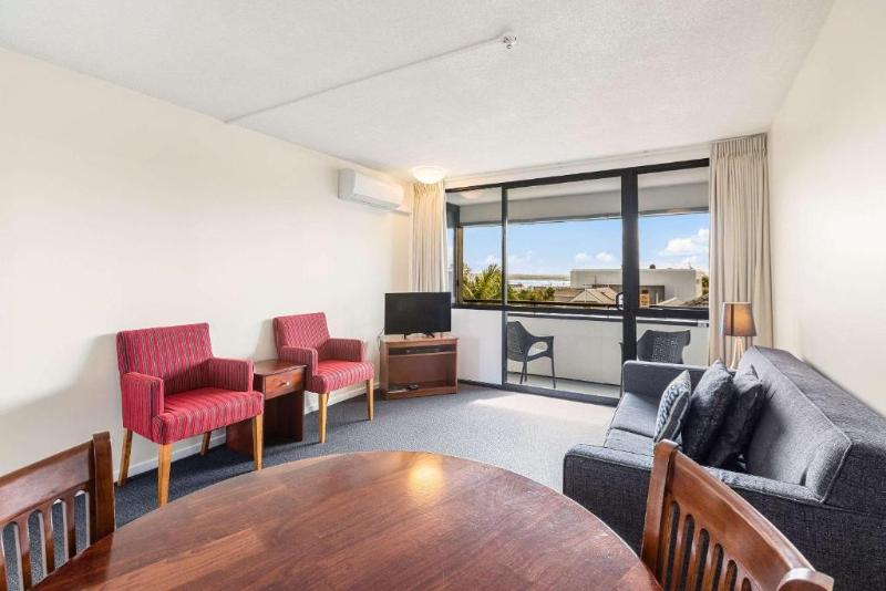 شقة غرفة واحدة, The Parnell Hotel & Conference Centre