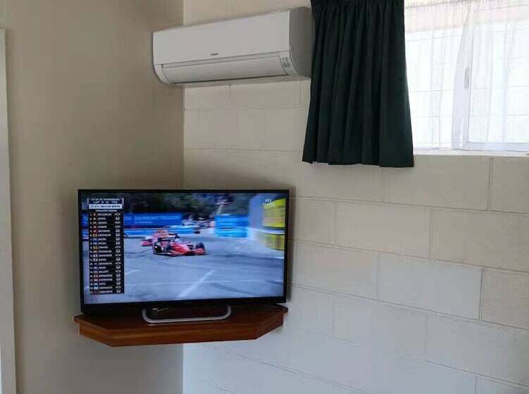 חדר סטודיו סטנדרד, Astral Motel