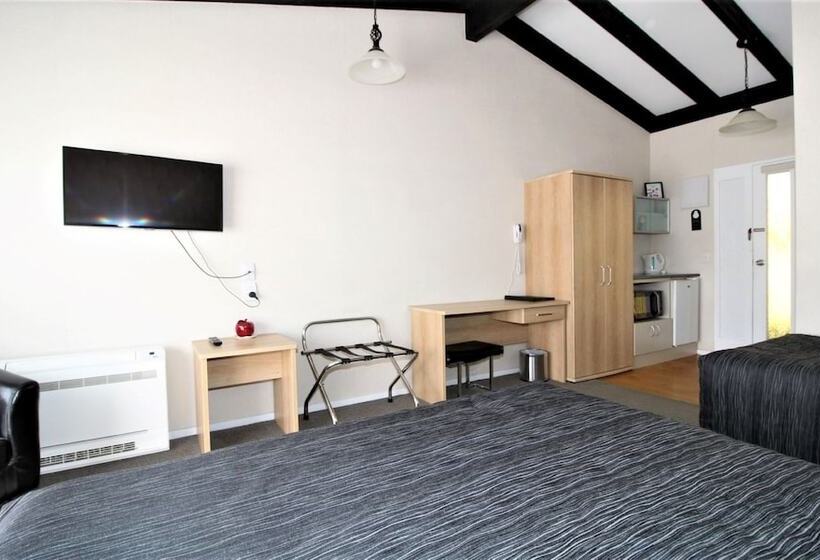 Студия Стандарт, Aztec Motel