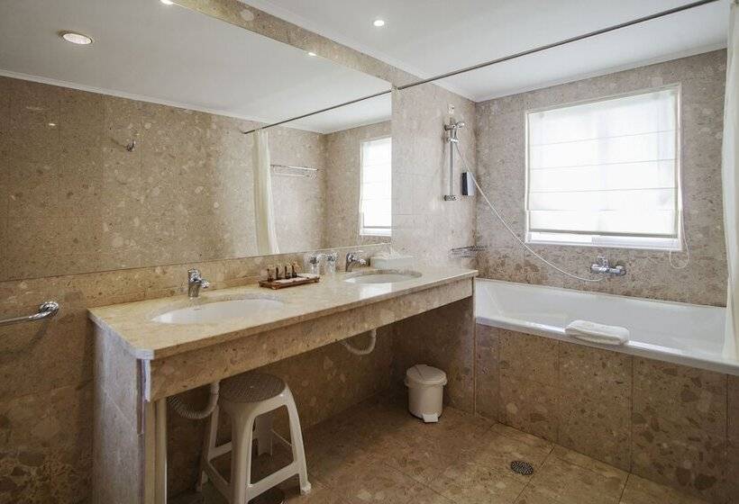 سوییت جونیور با چشمانداز دریا, Gaivota Azores