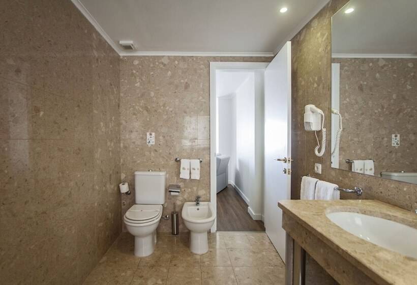 سوییت جونیور با چشمانداز دریا, Gaivota Azores